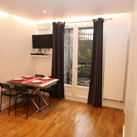 Passy Apartment *